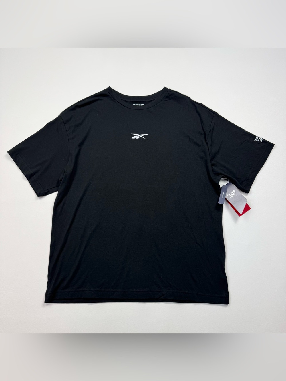 NEW! Men’s Reebok Short Sleeve T-Shirt Size Medium W/Tags